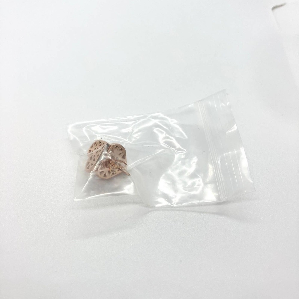ROSE Gold Geometric Heart Earring Pair - Picture 8 of 8